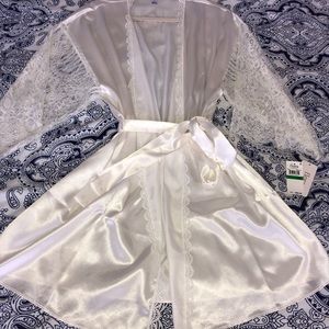 Bridal off white lace robe